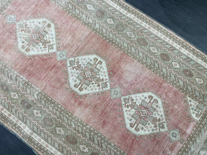 Beige Turkish Runner Rug 4' 2" x 8' 5" Hand-Knotted texture