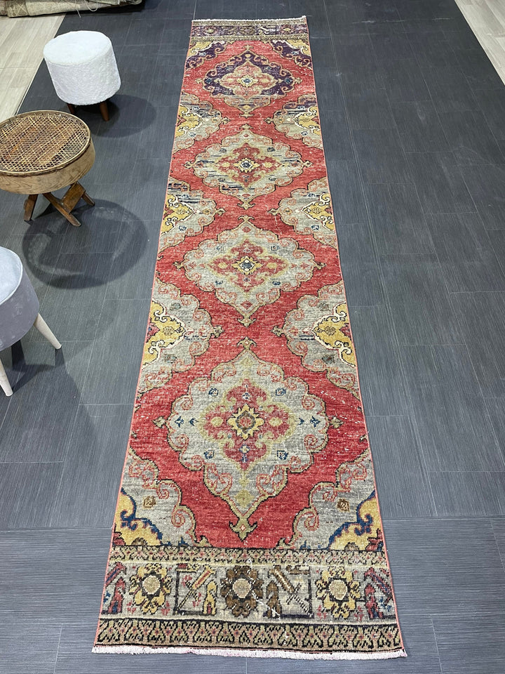 Beige Turkish Runner Rug 2' 8" x 12' 8" Hand-Knotted detail