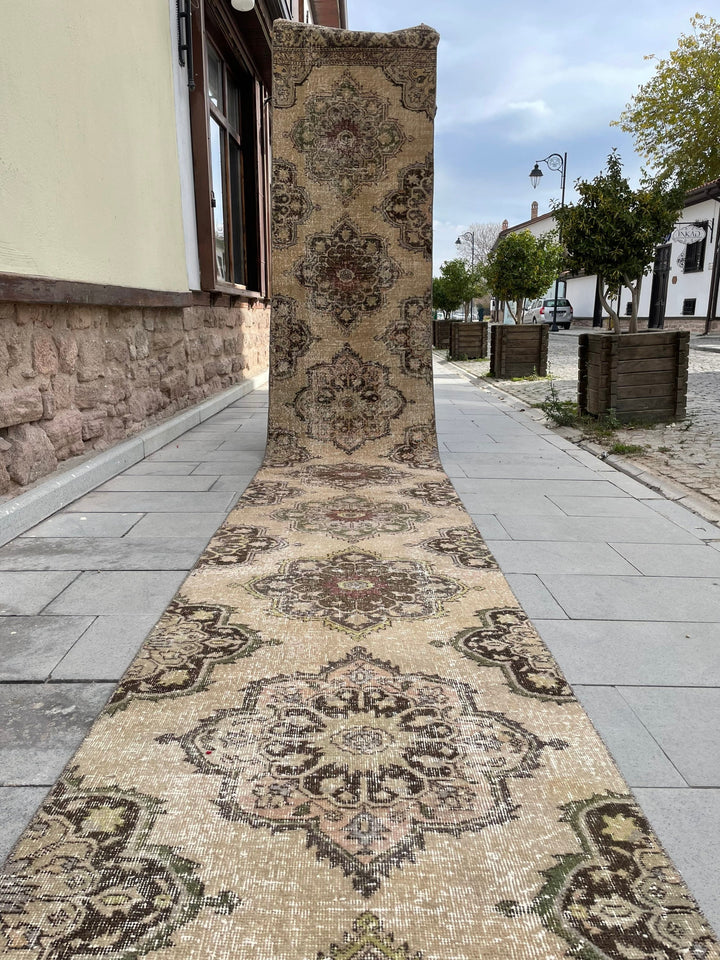 Beige Turkish Runner Rug 2' 8" x 21' 9" Hand-Knotted detail