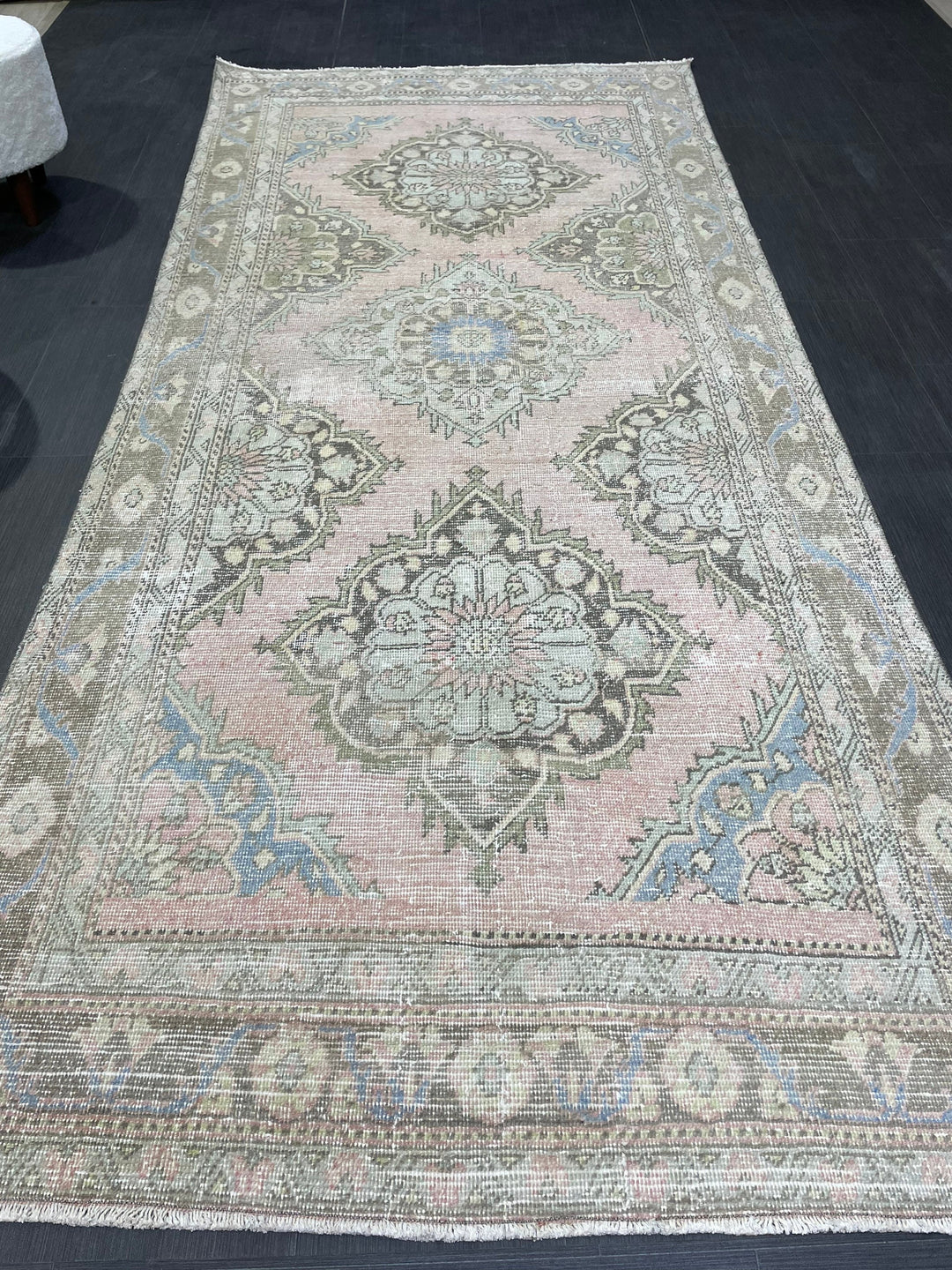 Tan Turkish Runner Rug 4' 5" x 9' 9" Hand-Knotted detail