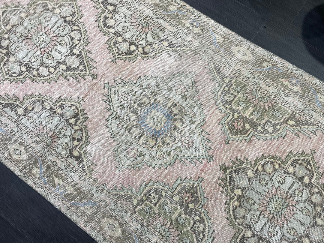 Tan Turkish Runner Rug 4' 5" x 9' 9" Hand-Knotted texture