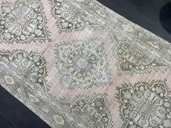 Tan Turkish Runner Rug 4' 5" x 9' 9" Hand-Knotted texture
