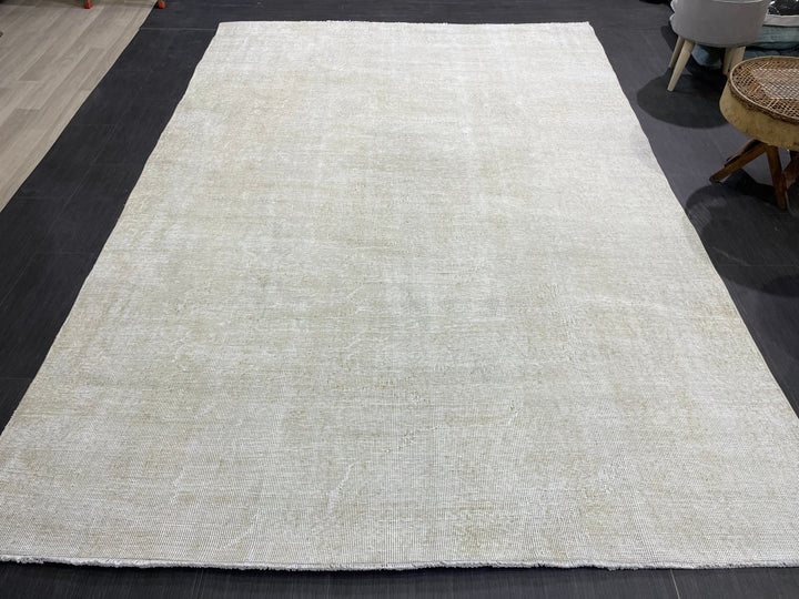 Turkish Runner Rug 6' 4" x 9' 4" Hand-Knotted