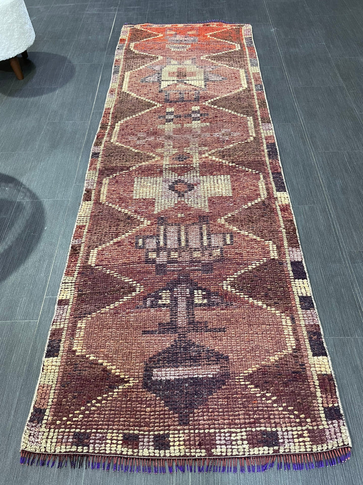 Beige Turkish Runner Rug 2' 6" x 7' 8" Hand-Knotted border