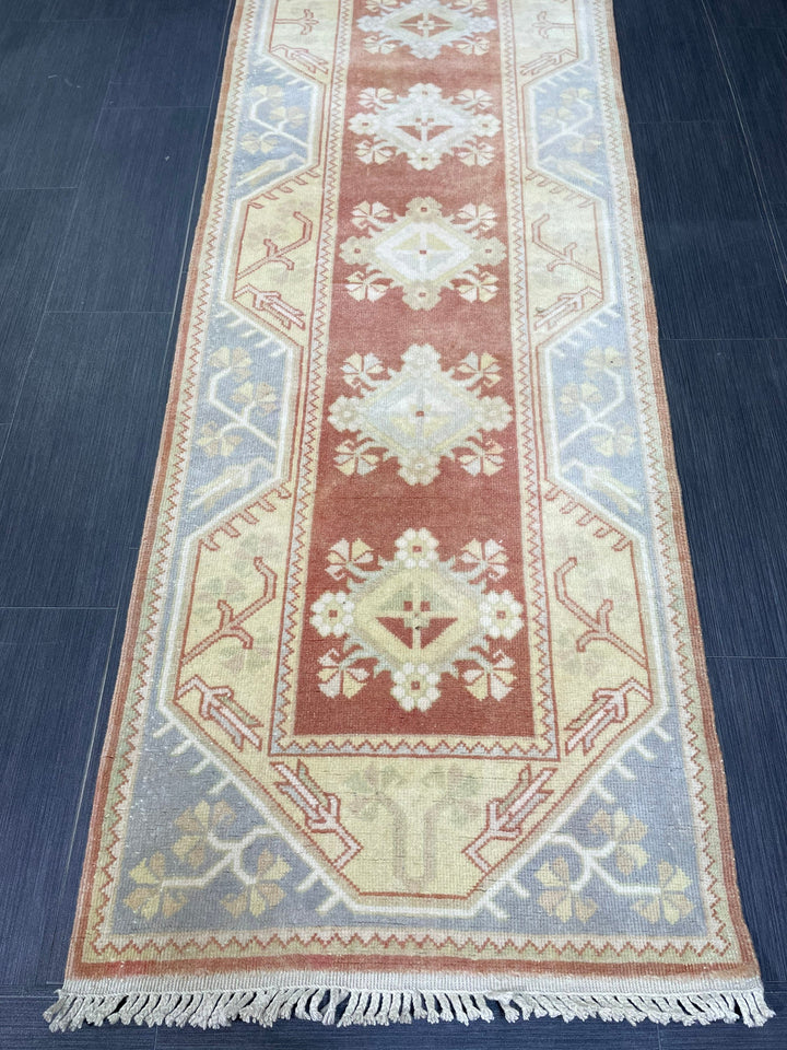 Beige Turkish Runner Rug 2' 7" x 10' 5" Hand-Knotted texture