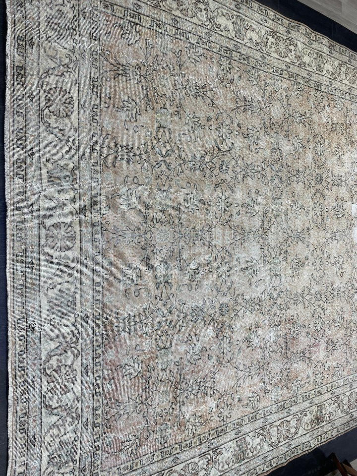Beige Turkish Vintage Rug 8' 5" x 12' 1" Hand-Knotted | No. WR42134