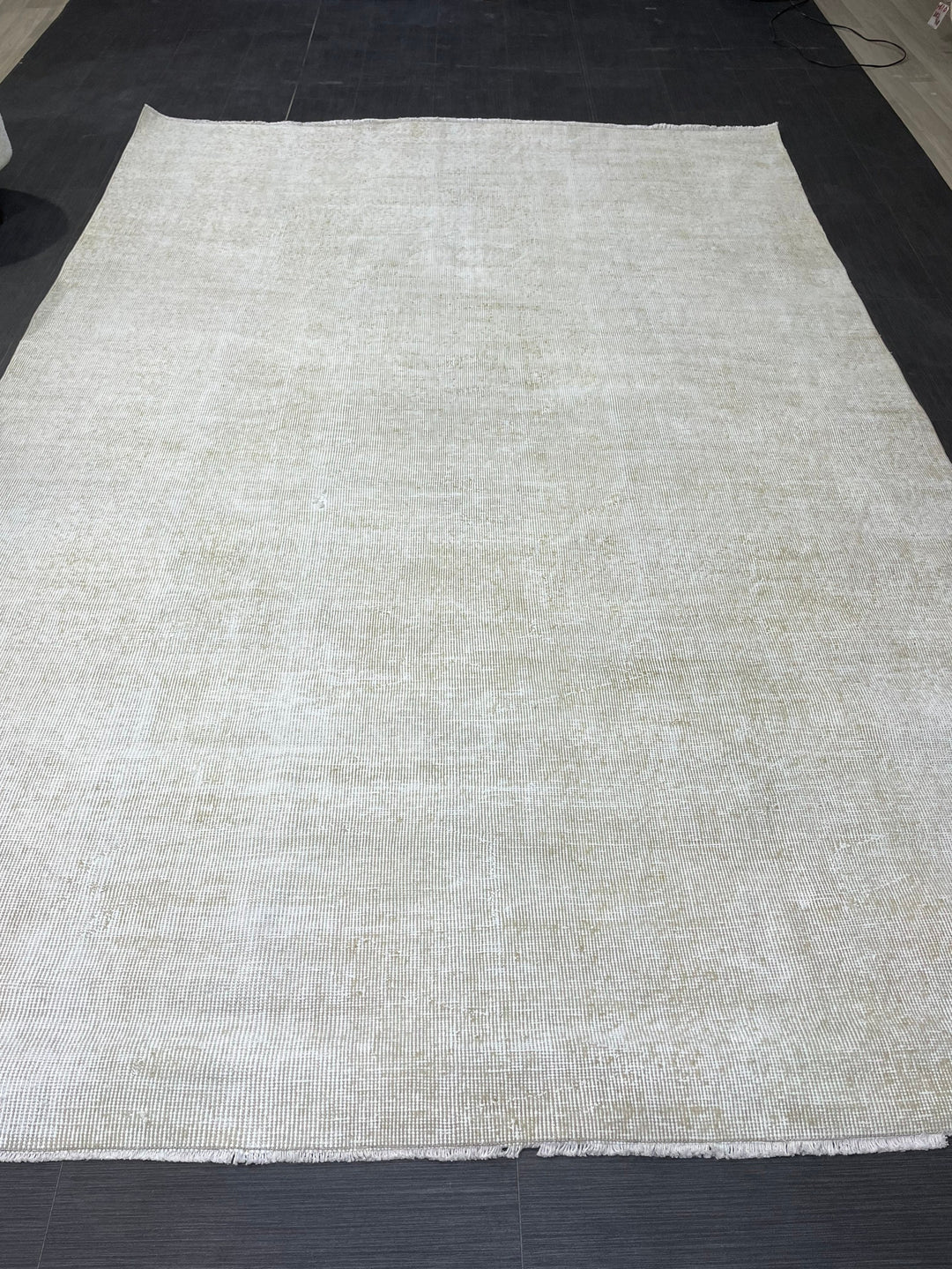 Turkish Runner Rug 6' 4" x 9' 4" Hand-Knotted detail