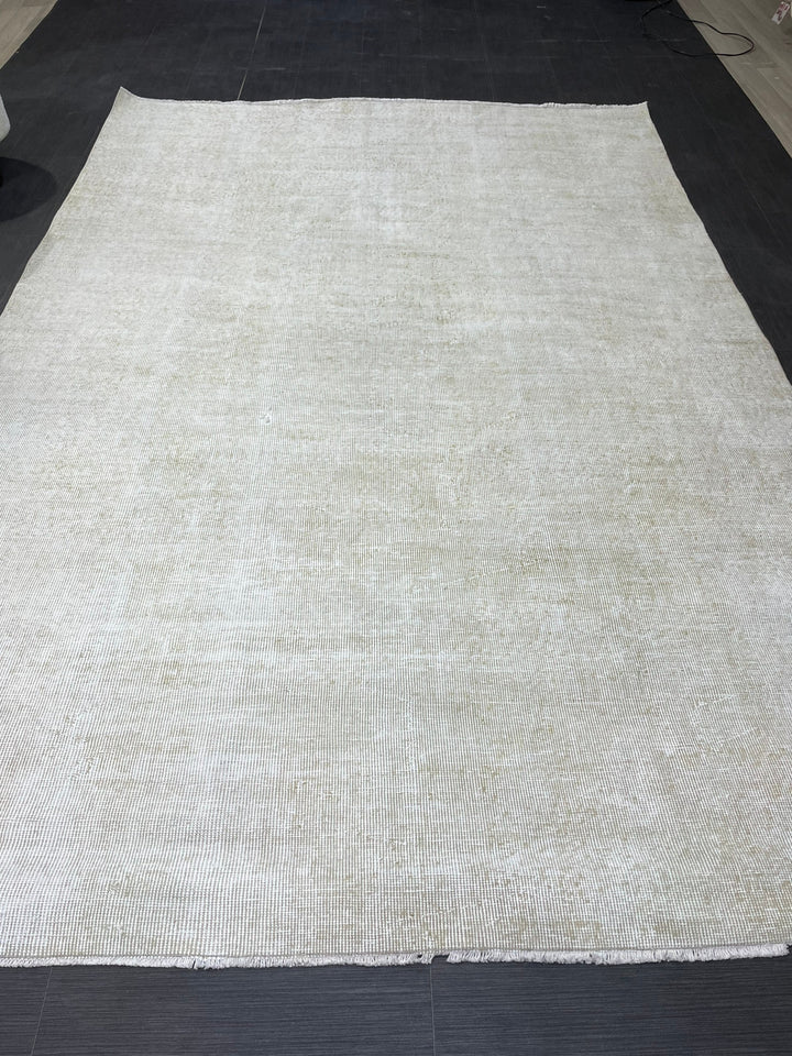 Turkish Runner Rug 6' 4" x 9' 4" Hand-Knotted detail
