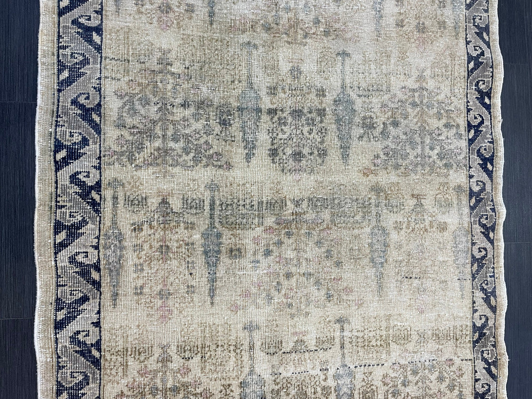 Beige Turkish Oushak Rug 3' 11" x 6' 7" Hand-Knotted texture