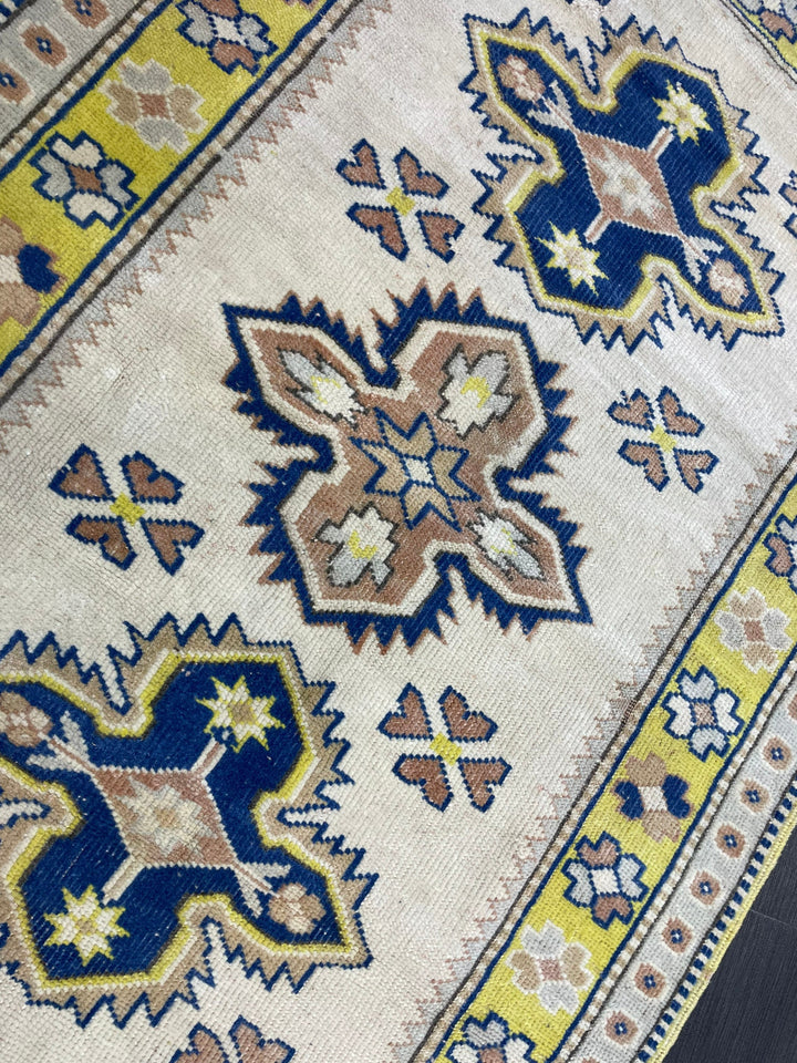 Tan Turkish Oushak Rug 3' x 4' 3" Hand-Knotted detail