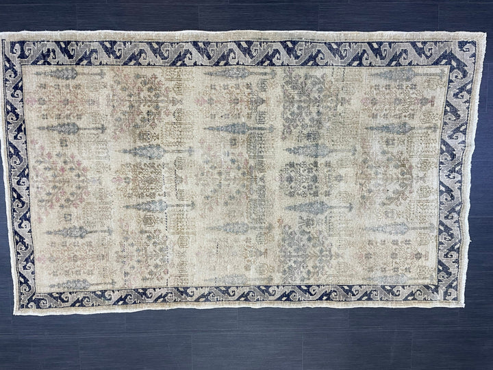 Beige Turkish Oushak Rug 3' 11" x 6' 7" Hand-Knotted pattern