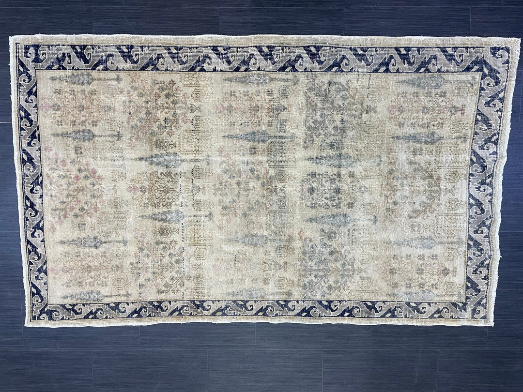 Beige Turkish Oushak Rug 3' 11" x 6' 7" Hand-Knotted border