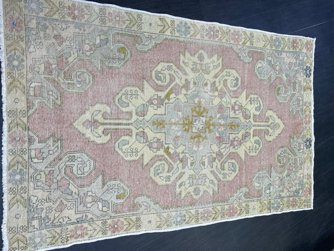 Beige Turkish Oushak Rug 4' 7" x 7' 4" Hand-Knotted texture