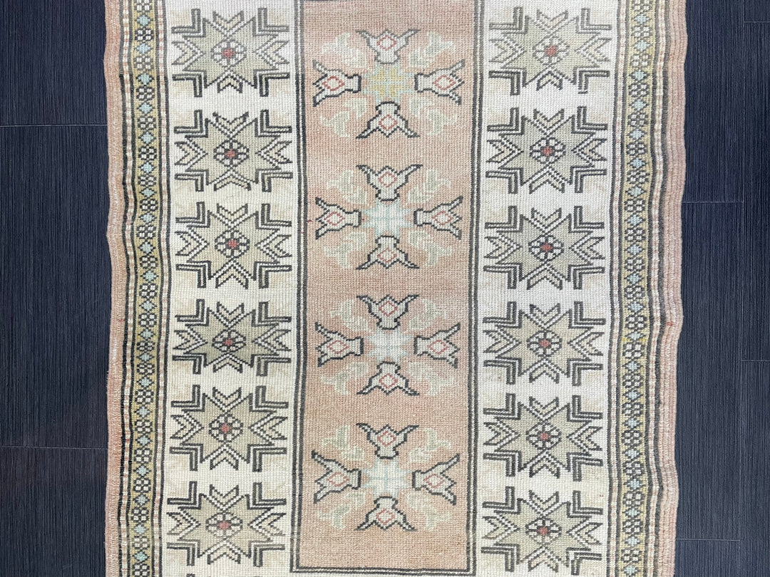 Beige Turkish Oushak Rug 2' 10" x 4' 3" Hand-Knotted close-up