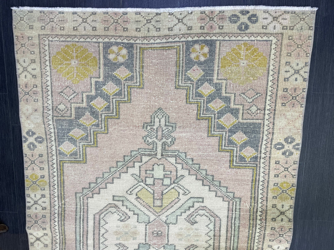 Beige Turkish Oushak Rug 3' 7" x 6' 1" Hand-Knotted border