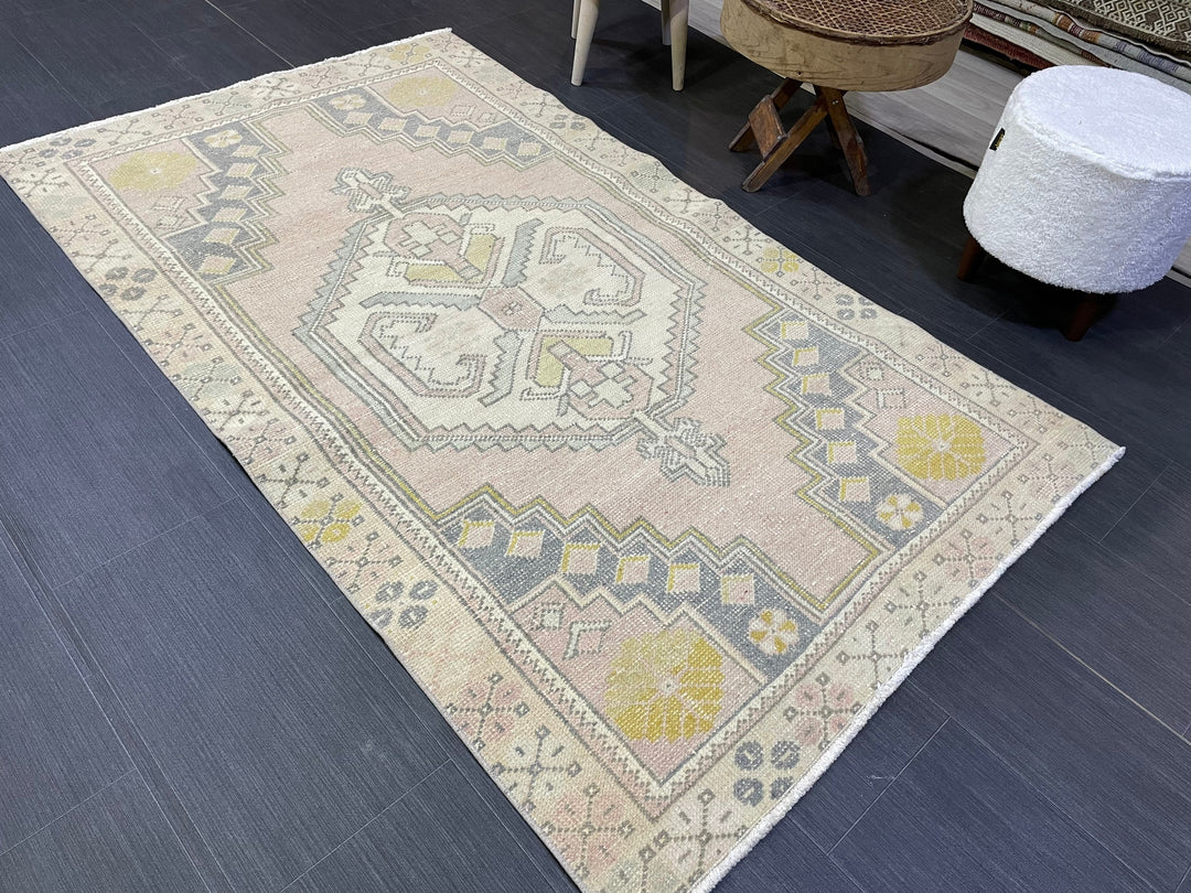 Beige Turkish Oushak Rug 3' 7" x 6' 1" Hand-Knotted texture