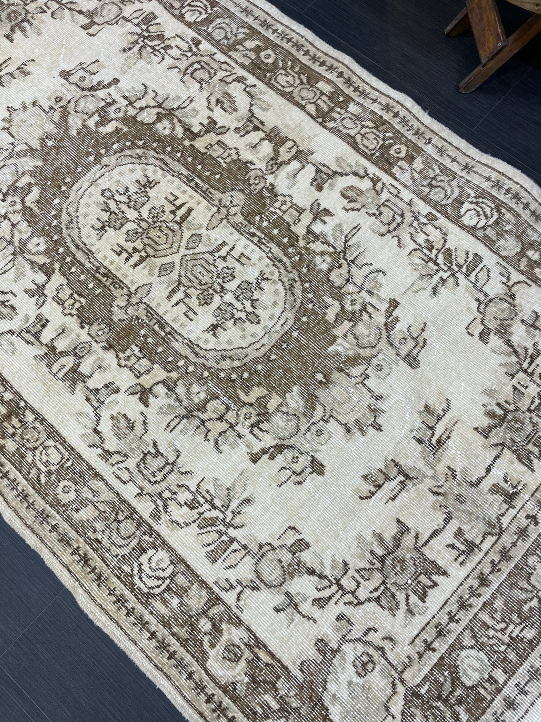 Turkish Runner Rug 3' 11" x 6' 11" Hand-Knotted view