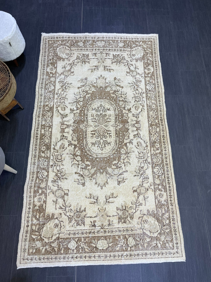 Turkish Runner Rug 3' 11" x 6' 11" Hand-Knotted close-up