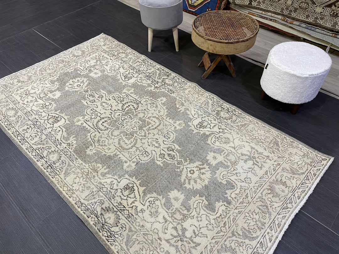 Beige Turkish Runner Rug 3' 11" x 7' 1" Hand-Knotted | No. WR70665