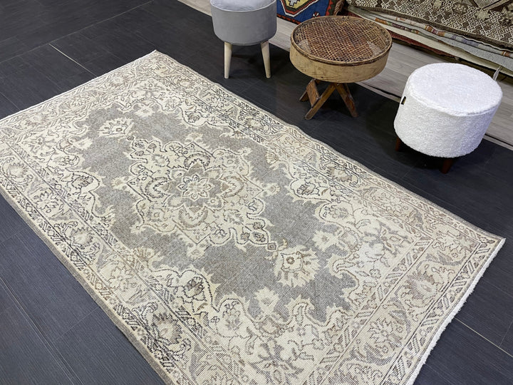 Beige Turkish Runner Rug 3' 11" x 7' 1" Hand-Knotted | No. WR70665