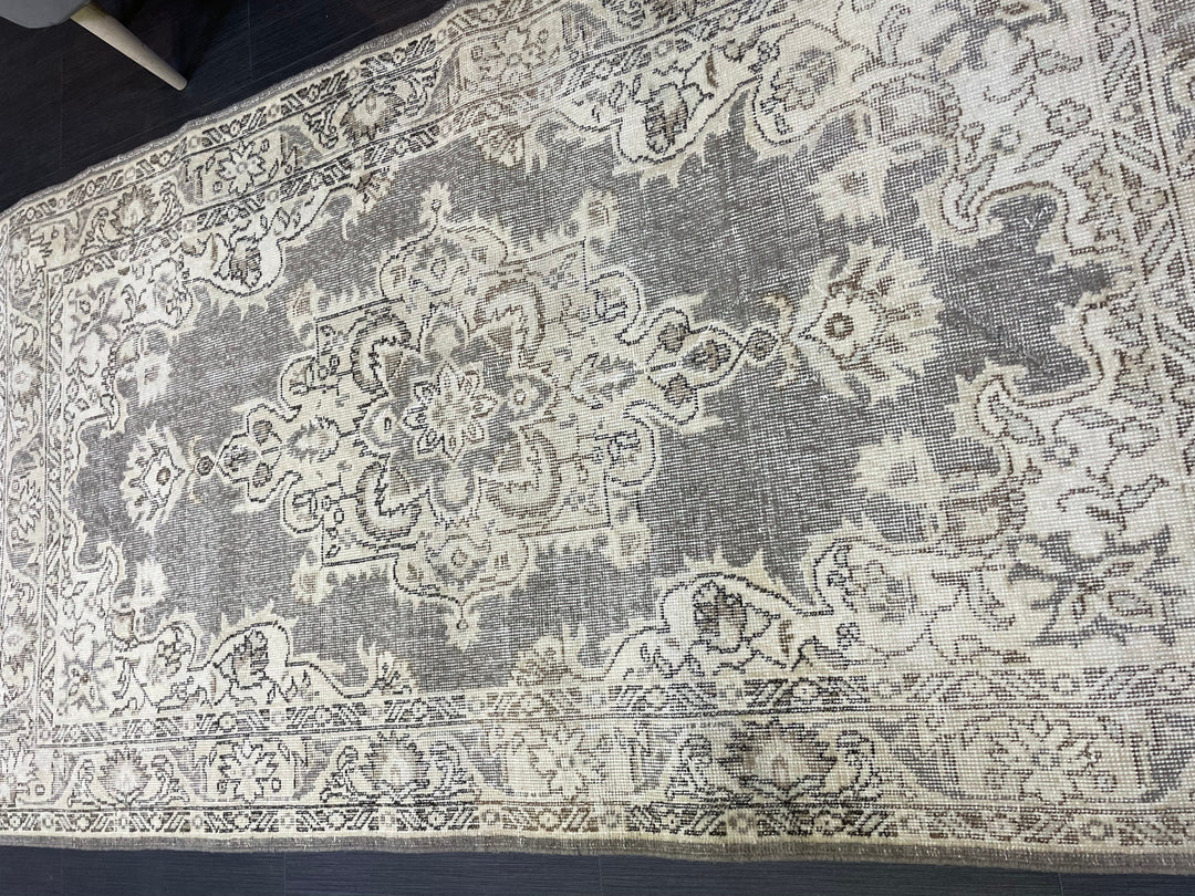 Beige Turkish Runner Rug 3' 11" x 7' 1" Hand-Knotted | No. WR70665