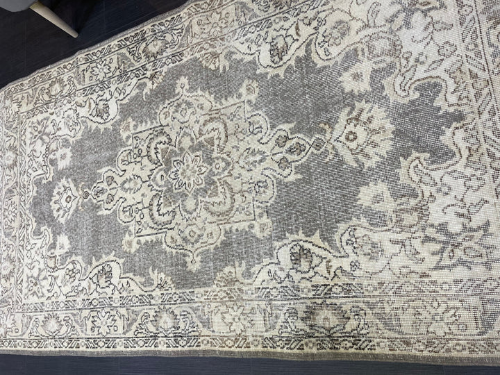 Beige Turkish Runner Rug 3' 11" x 7' 1" Hand-Knotted | No. WR70665