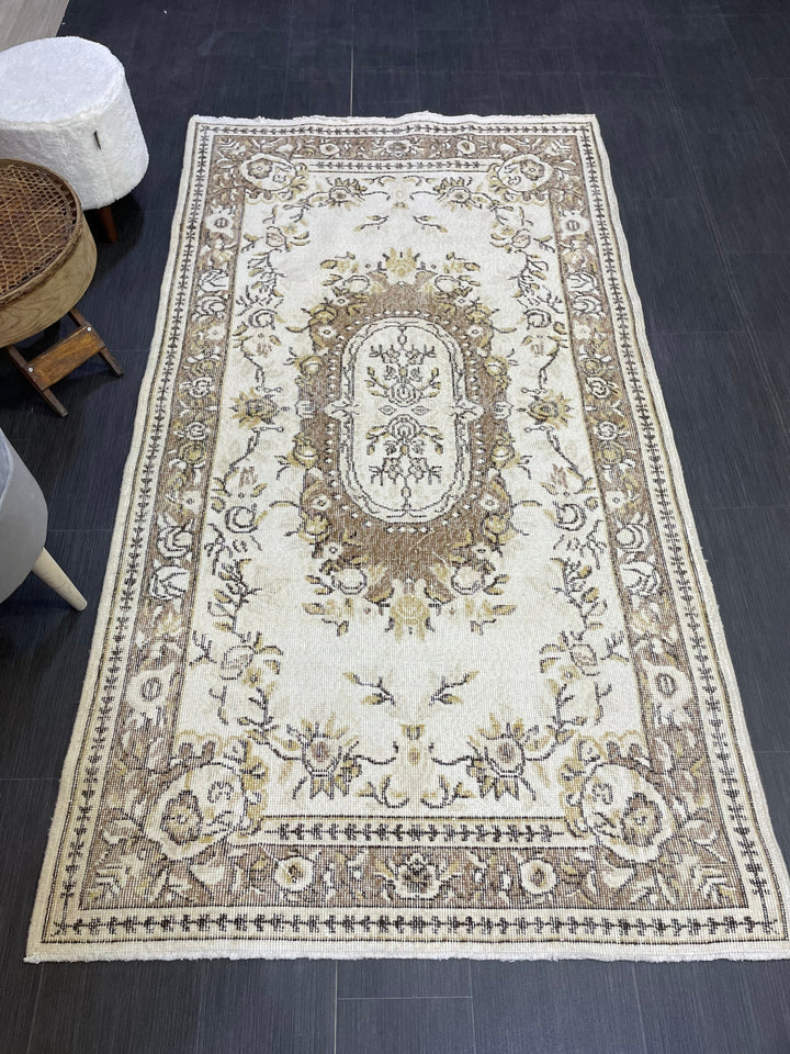 Turkish Runner Rug 3' 11" x 7' 2" Hand-Knotted field