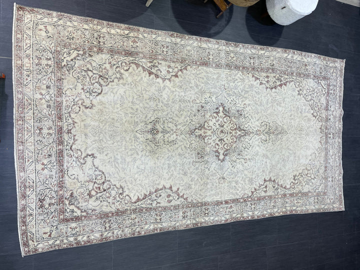 Beige Turkish Runner Rug 5' 2" x 9' 8" Hand-Knotted | No. WR40793