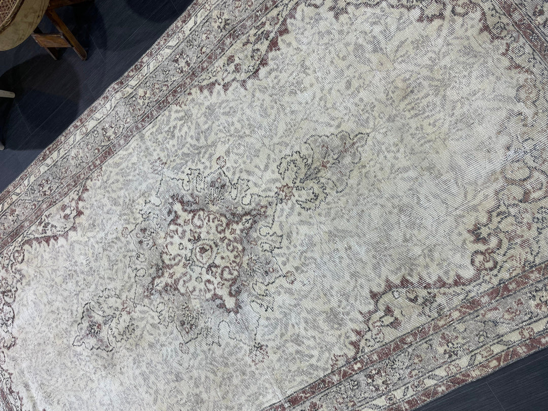 Beige Turkish Runner Rug 5' 2" x 9' 8" Hand-Knotted | No. WR40793