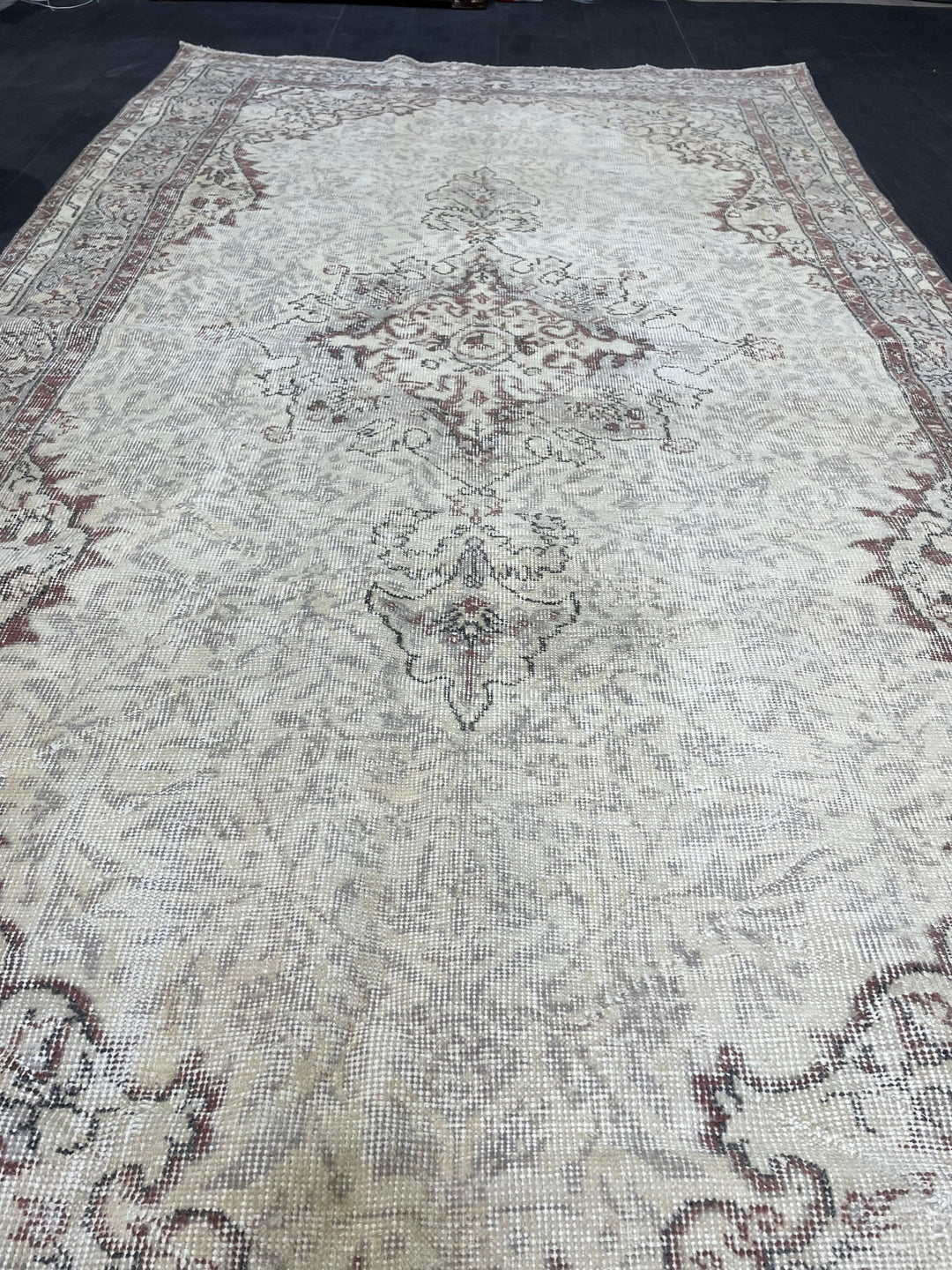Beige Turkish Runner Rug 5' 2" x 9' 8" Hand-Knotted | No. WR40793