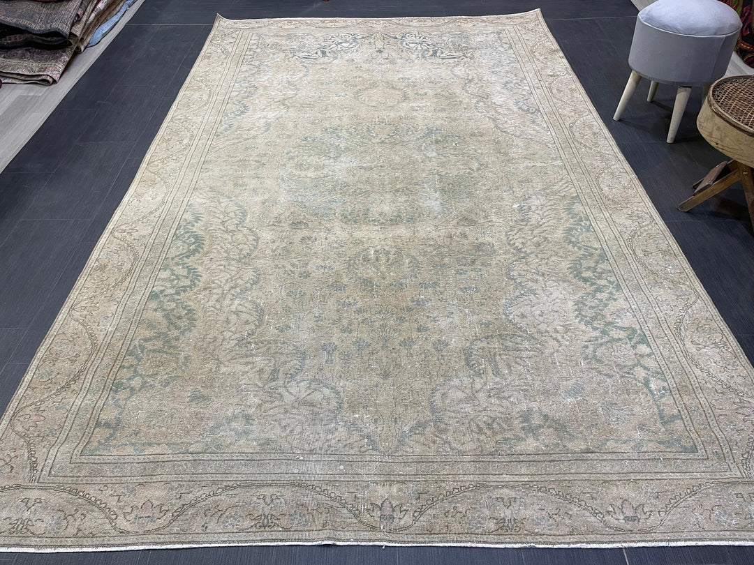Rust Turkish Oushak Rug 6' 1" x 9' 6" Hand-Knotted detail