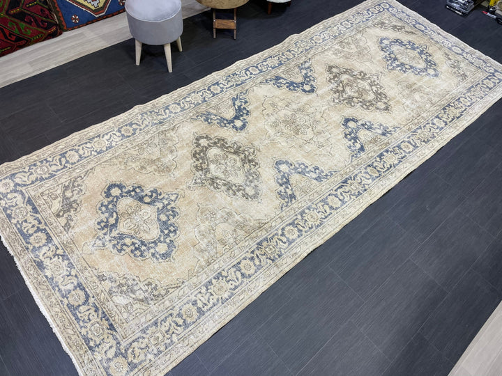 Beige Turkish Runner Rug 4' 8" x 11' 7" Hand-Knotted detail