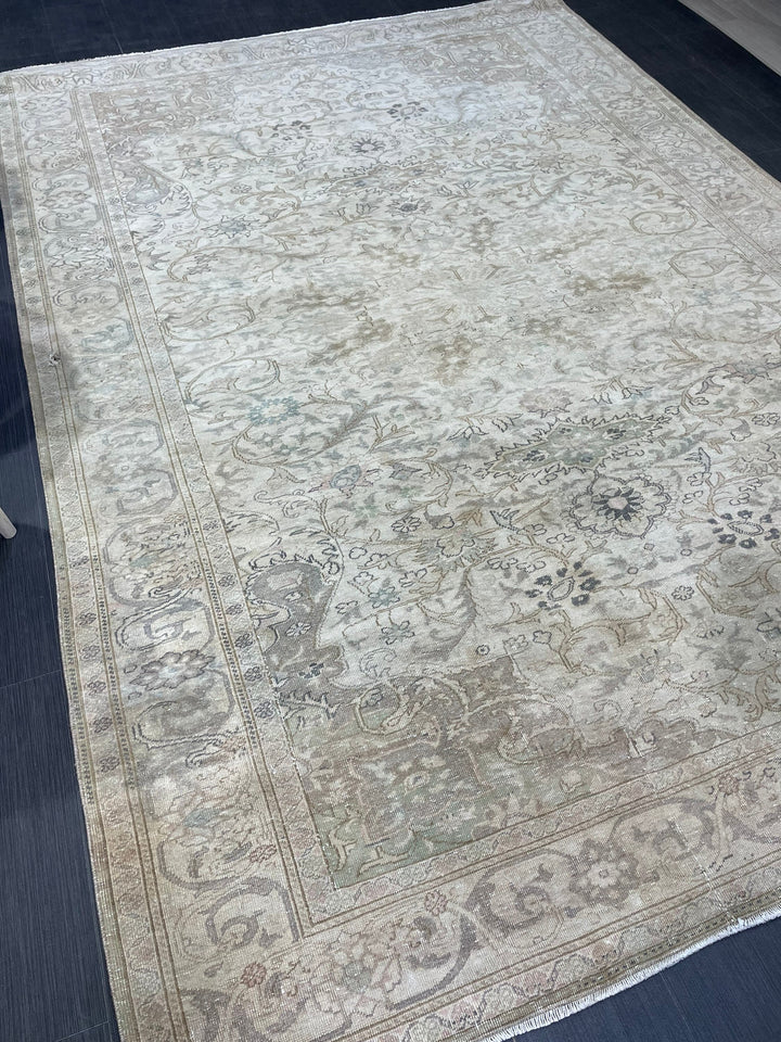 Rust Turkish Oushak Rug 6' 4" x 9' 3" Hand-Knotted border