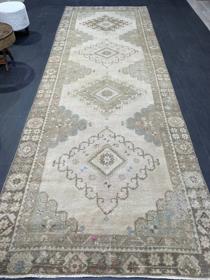 Beige Turkish Runner Rug 4' 6" x 12' 8" Hand-Knotted detail