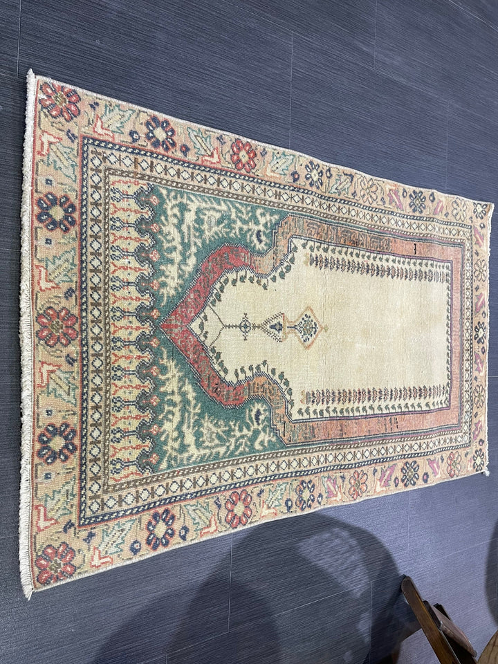 Turkish Oushak Rug 2' 5" x 3' 10" Hand-Knotted close-up