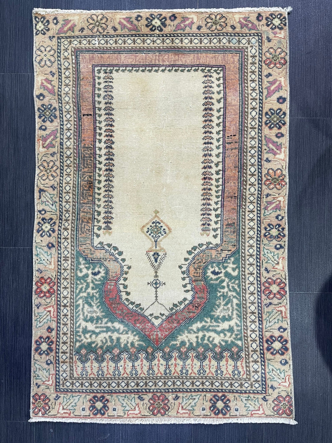 Turkish Oushak Rug 2' 5" x 3' 10" Hand-Knotted texture