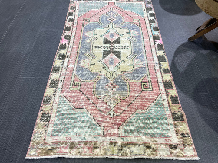 Beige Turkish Oushak Rug 2' 7" x 4' 11" Hand-Knotted | No. WR90169