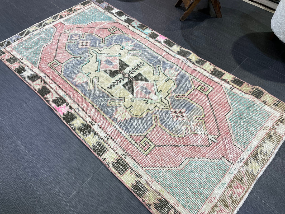 Beige Turkish Oushak Rug 2' 7" x 4' 11" Hand-Knotted | No. WR90169