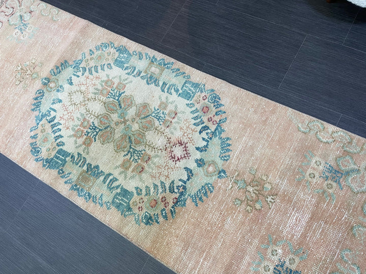 Beige Turkish Runner Rug 2' 1" x 6' 9" Hand-Knotted detail