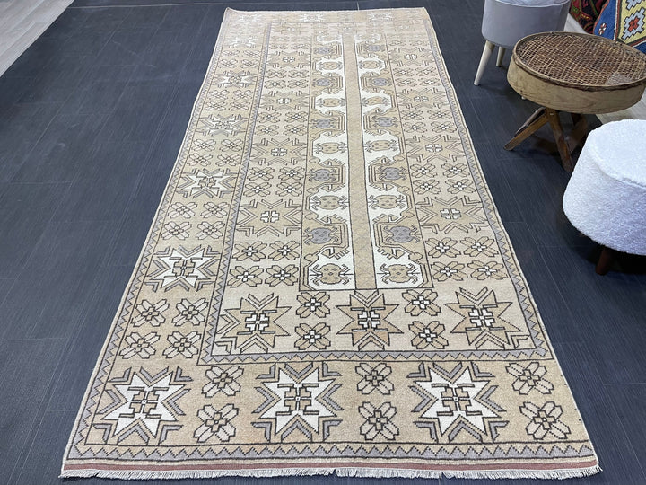 Pink Turkish Oushak Rug 4' x 9' 4" Hand-Knotted close-up