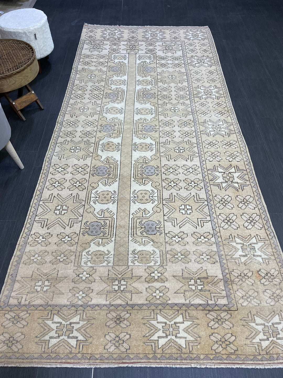 Pink Turkish Oushak Rug 4' x 9' 4" Hand-Knotted texture