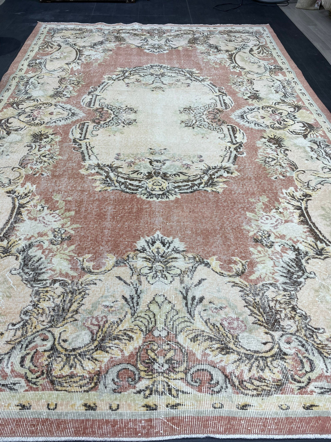 Rust Turkish Oushak Rug 6' 10" x 10' 9" Hand-Knotted detail
