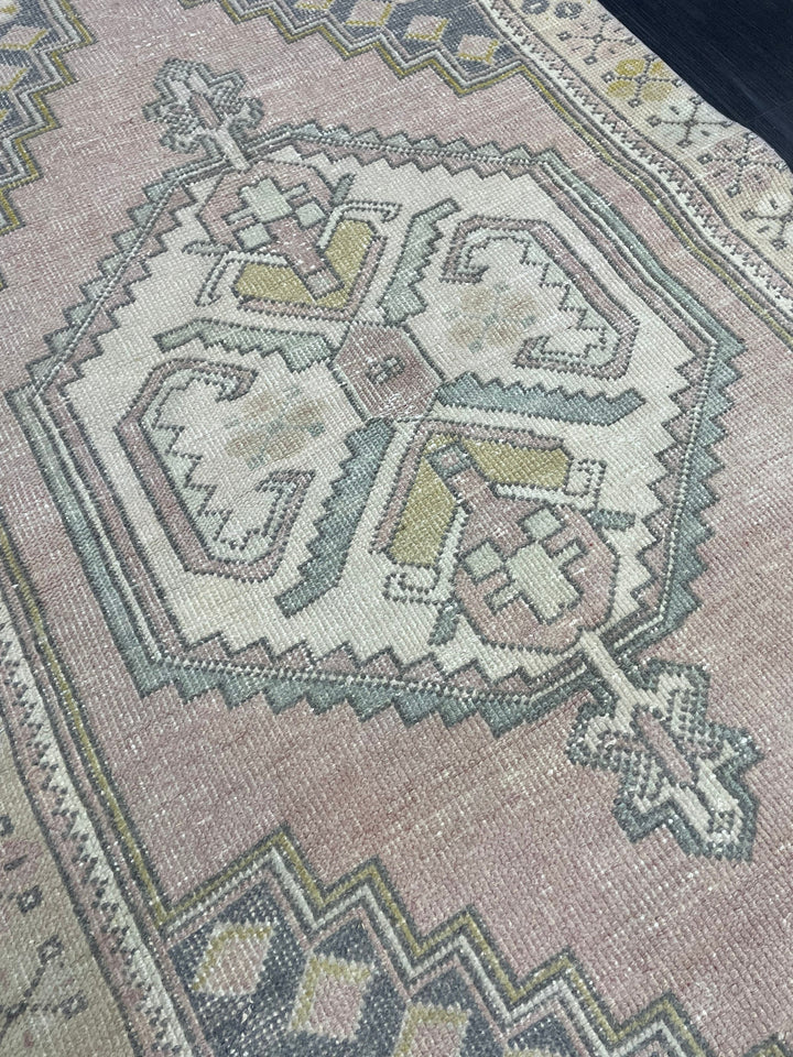 Beige Turkish Oushak Rug 3' 7" x 6' 1" Hand-Knotted pattern