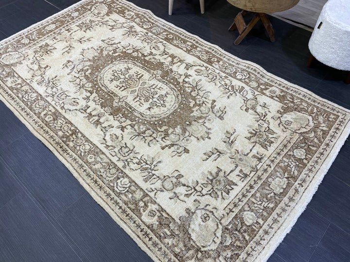 Turkish Runner Rug 3' 11" x 6' 11" Hand-Knotted detail