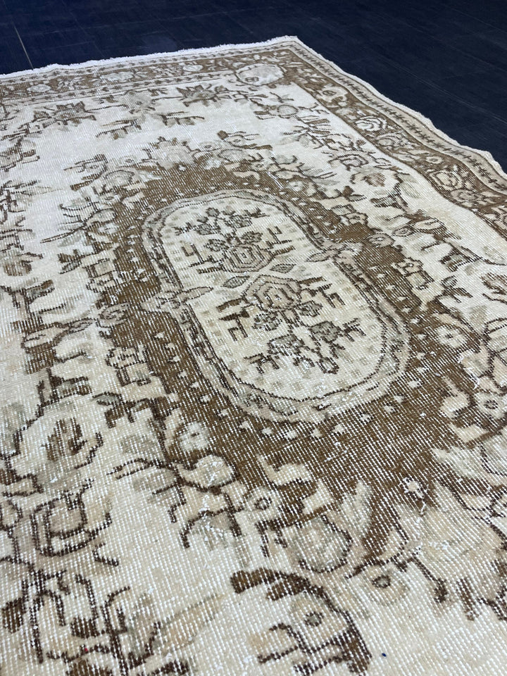 Turkish Runner Rug 3' 11" x 6' 11" Hand-Knotted view 9