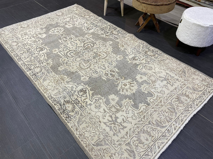 Beige Turkish Runner Rug 3' 11" x 7' 1" Hand-Knotted | No. WR70665