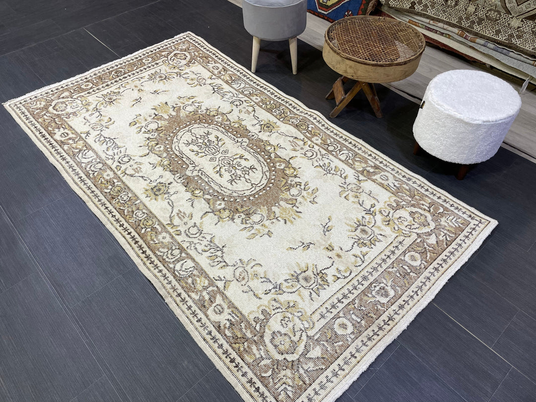 Turkish Runner Rug 3' 11" x 7' Hand-Knotted field