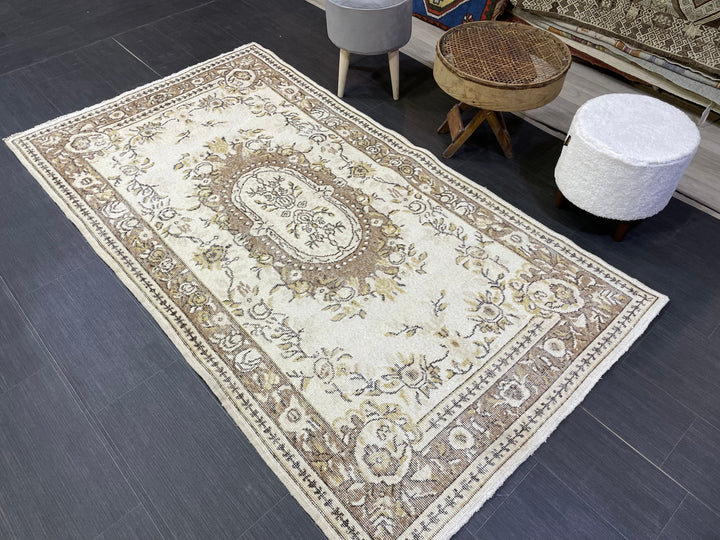 Turkish Runner Rug 3' 11" x 7' Hand-Knotted field