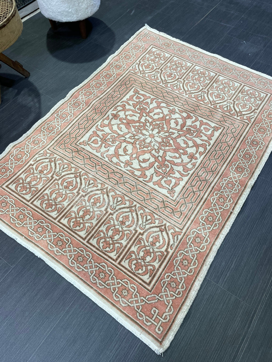 Turkish Oushak Rug 3' 4" x 4' 8" Hand-Knotted border
