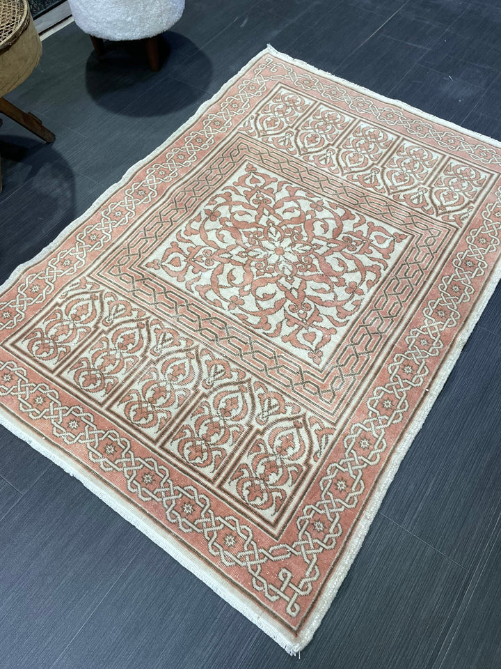Turkish Oushak Rug 3' 4" x 4' 8" Hand-Knotted border